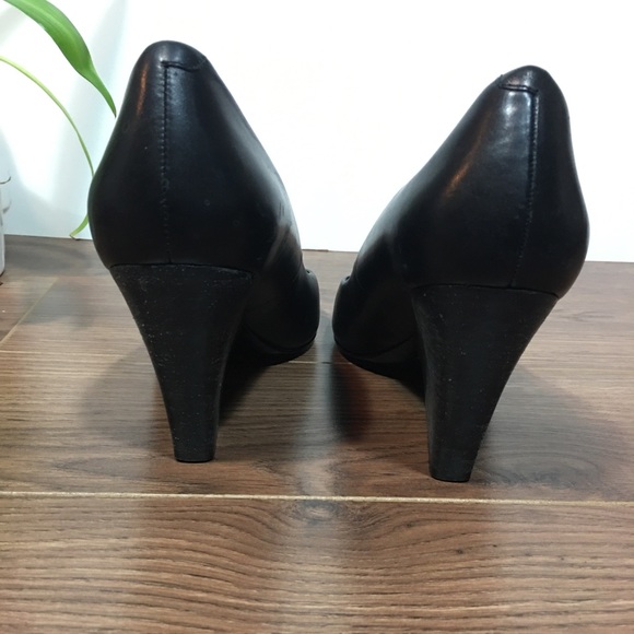 🌻 Nine West Bayview black peep toe wedge🌻 - Picture 4 of 6